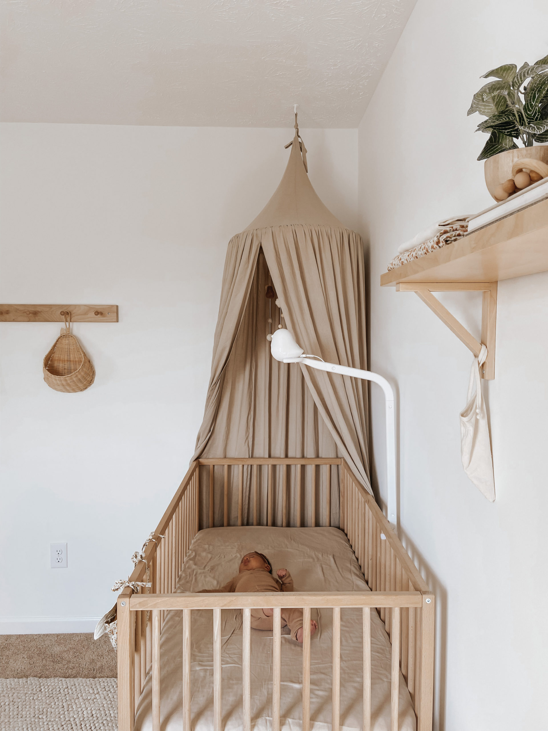 The Safest Baby Cribs of 2022 (And How to Choose One) Crib Guide