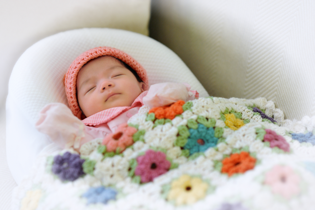 How To Keep Your Baby Warm At Night Without A Swaddle - Cubo Ai